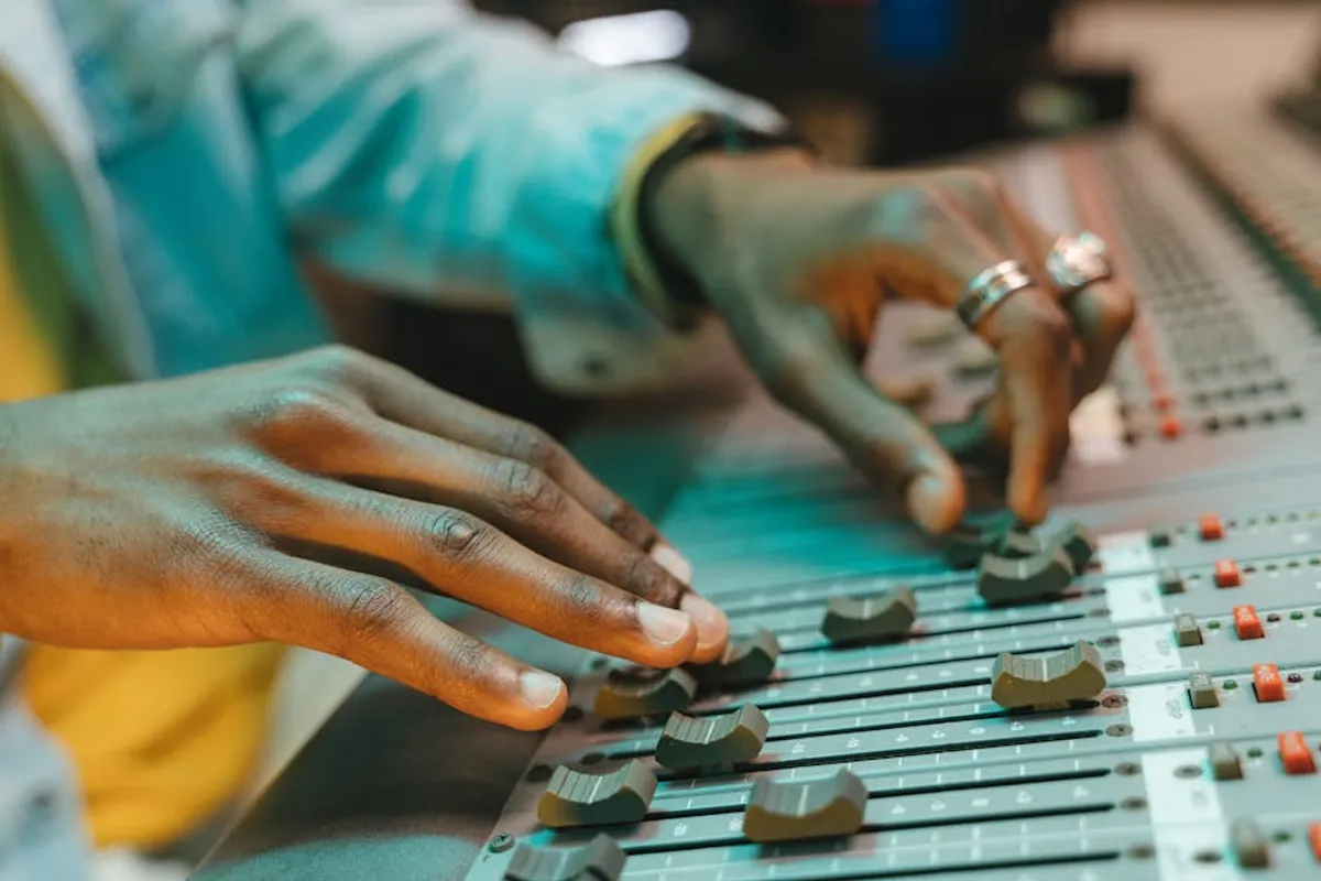 How Music Blogs Can Cover Artists, Albums, and Tours