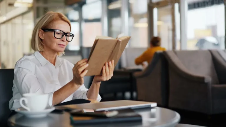 How readers interested in online magazines and culture can understand uitly
