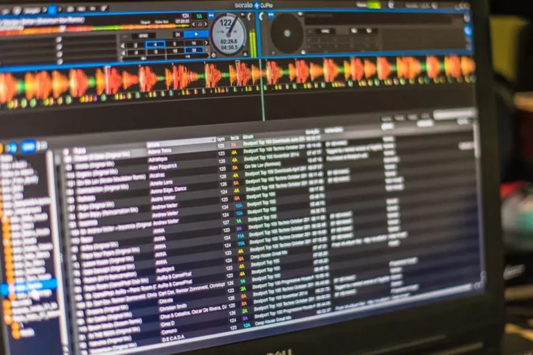 How to Build a Playlist Article Around a Theme